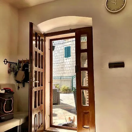 Сasa de vacaciones House In Centar With Terrace