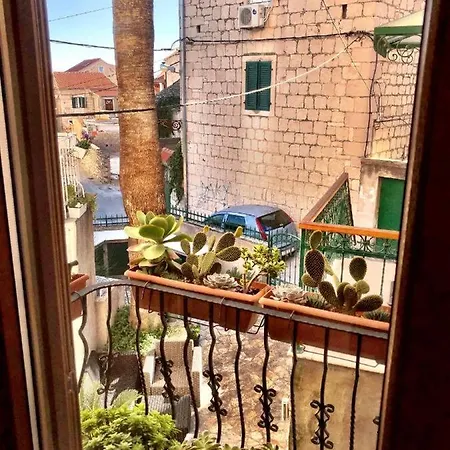 House In Centar With Terrace Tatil Evi Split